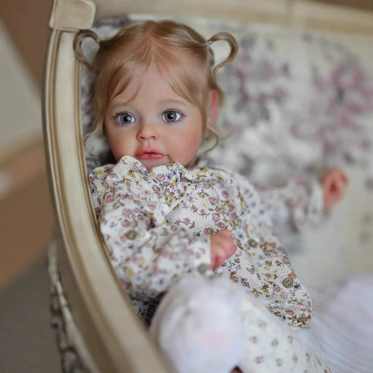 60 cm blaue Augen blonde Haare Suesue Reborn Puppe in Blumenkleidung
