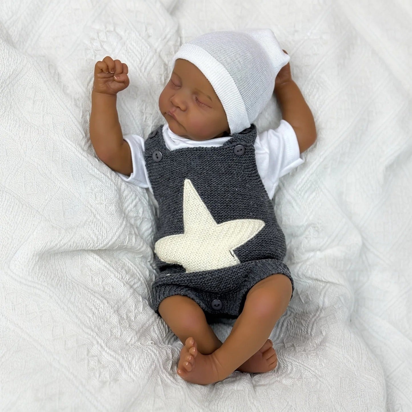 45cm Perry Geschlossene Augen Dunkle Haut Weichen Körper Reborn Babypuppe Levi
