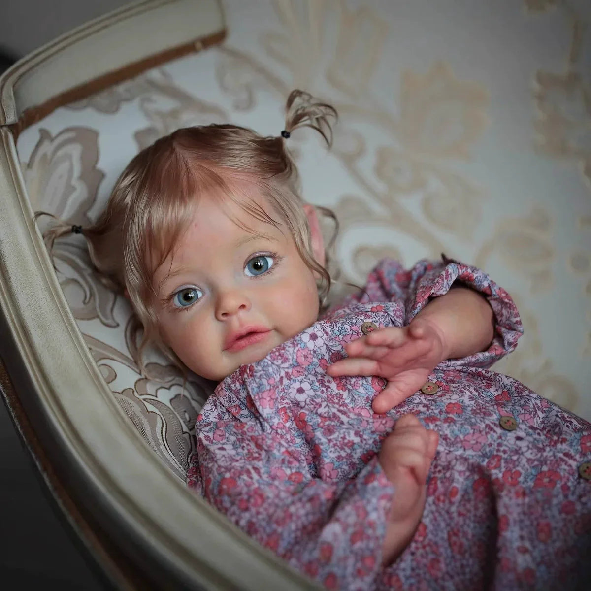 60 cm offene Augen blondes Haar Suesue Reborn-Puppe in lila Blumenkleidung