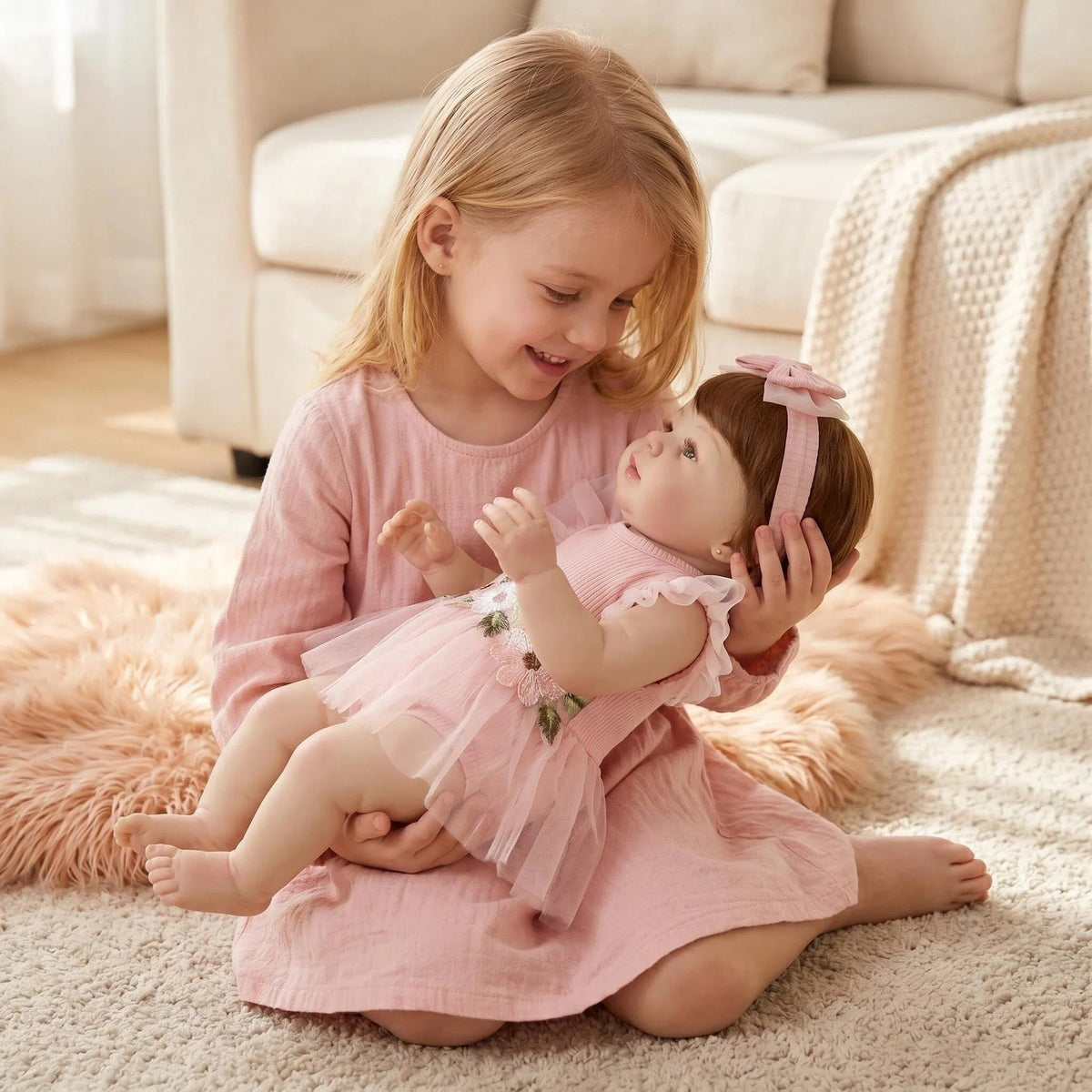 19 Zoll kurzes Haar Abigail Reborn Baby Mädchen im rosa Kleid