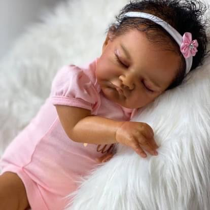 Andrea 19 Zoll lebensechte geschlossene Augen dunkle Haut Reborn Puppe-August