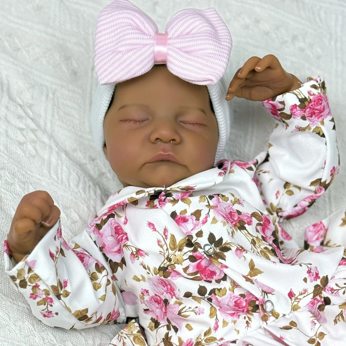45cm Elsie Geschlossene Augen Dunkle Haut Weichen Körper Reborn Babypuppe Levi