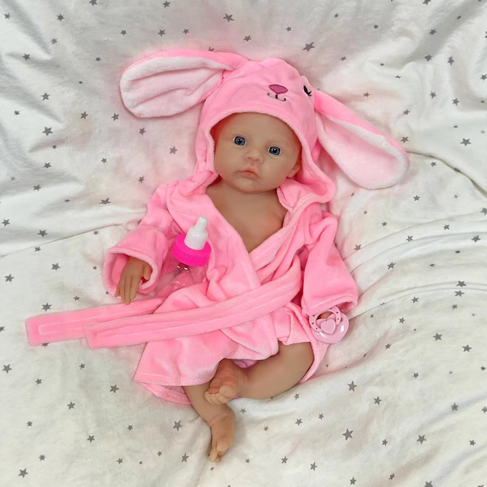 30cm weiches Silikon-Reborn-Baby-Mädchen mit blauen Augen im rosa Bademantel - Meadow