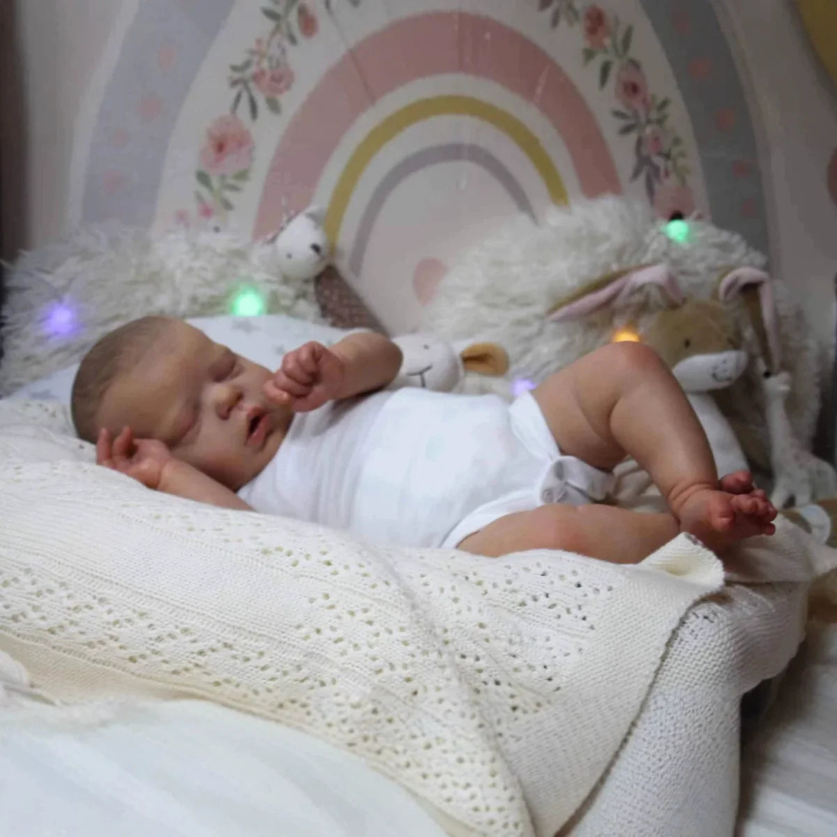 55 cm lebensechte Reborn-Puppe Alexis mit geschlossenen Augen