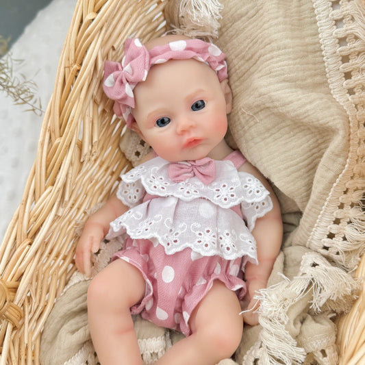 30 cm vollständig aus Silikon gefertigtes Reborn-Baby Meadow Mädchen mit rosa gepunkteter Kleidung