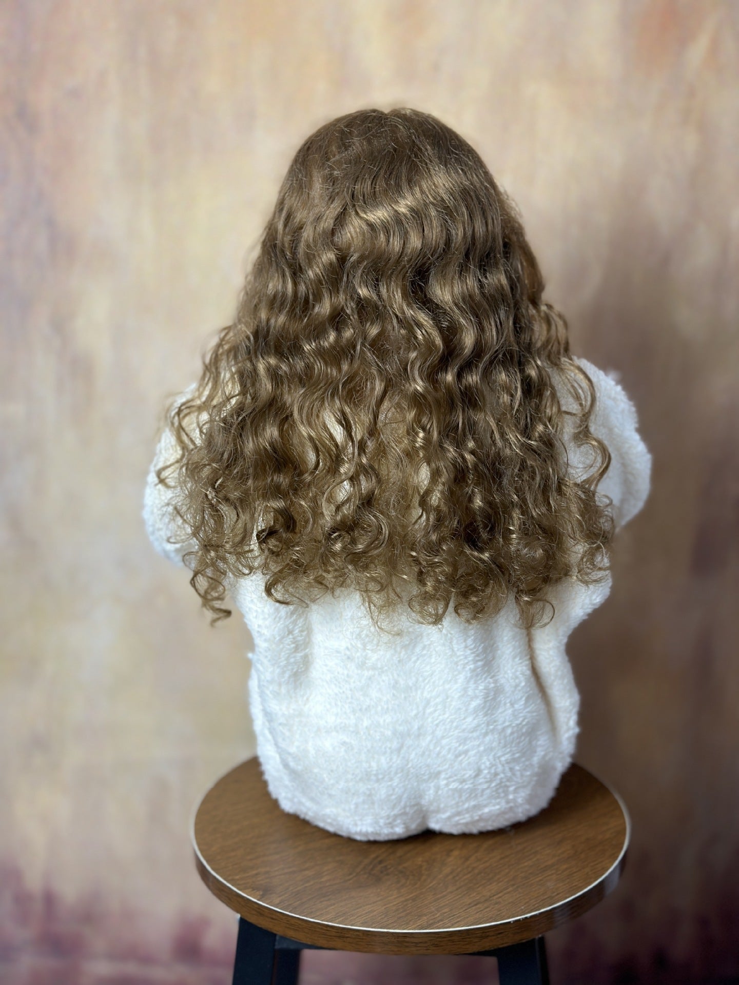 60 cm lange lächelnde Reborn-Puppe mit Stoffkörper - Mila
