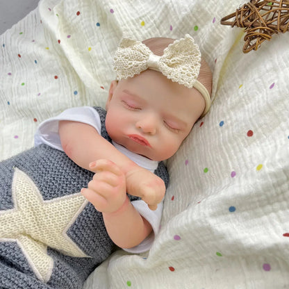 20 Zoll 3D-bemalte Rosalie Reborn Puppe schlafend in grauen Sternenoutfits