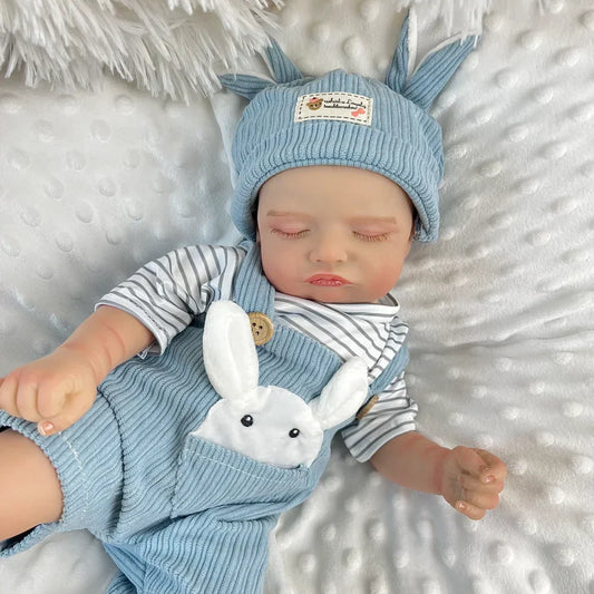 20 Zoll 3D-bemalte Rosalie Reborn Puppe schlafend in blauen Hasenoutfits