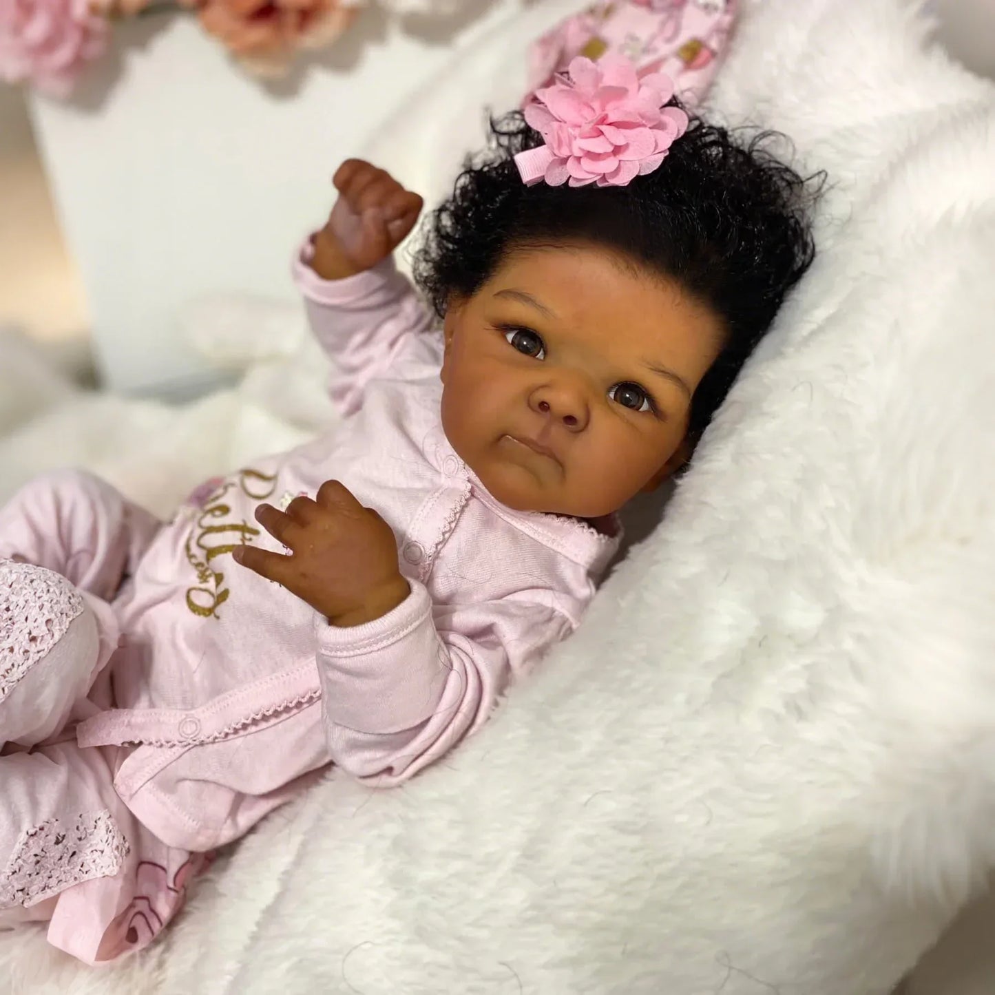 18 Zoll lockiges Haar dunkle Haut weiche Berührung kuscheliges Reborn Baby Mädchen-Bettie
