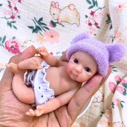 15 cm Mini-Reborn-Puppe Mädchen Bettie aus Vollsilikon mit blauen Augen