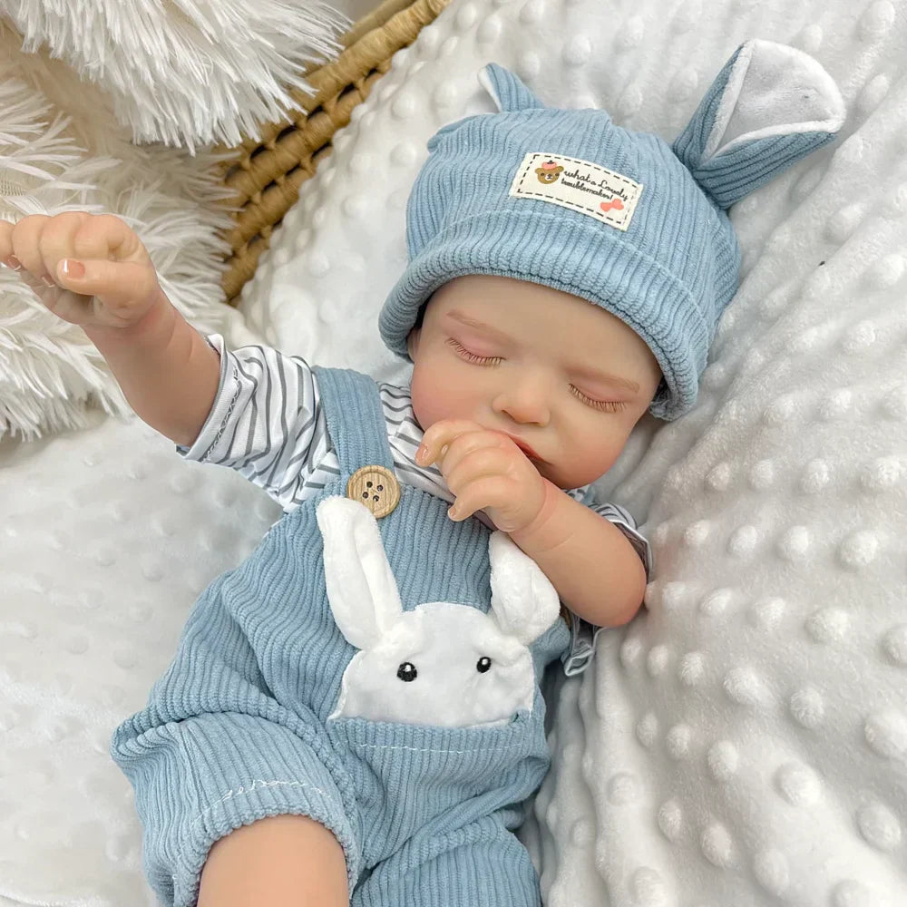 20 Zoll 3D-bemalte Rosalie Reborn Puppe schlafend in blauen Hasenoutfits