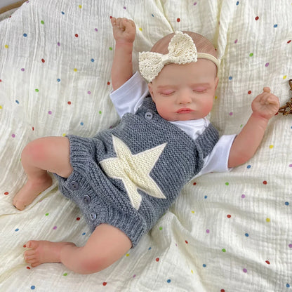 20 Zoll 3D-bemalte Rosalie Reborn Puppe schlafend in grauen Sternenoutfits