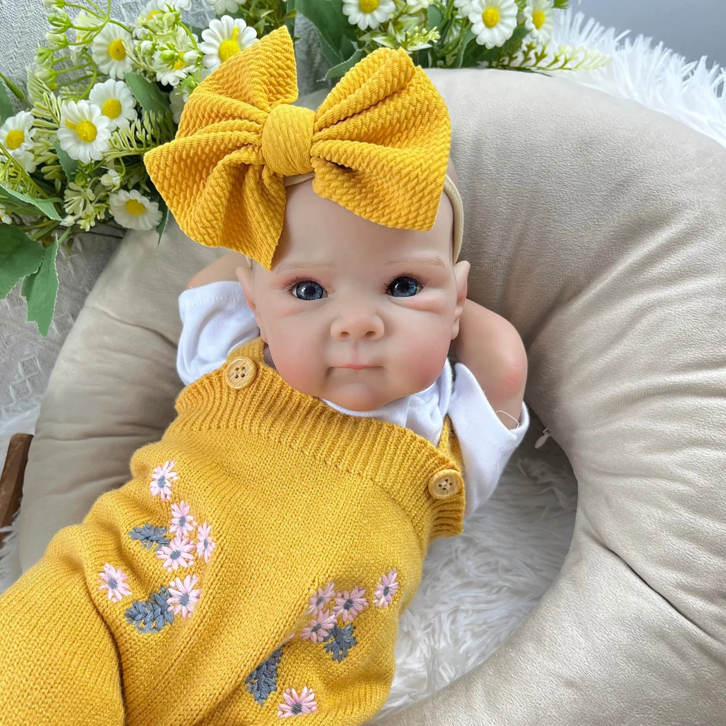 48 cm lebensechte blaue Augen Vinylkörper Bettie Reborn Baby Mädchen in gelber Strickkleidung