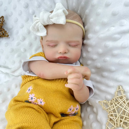 20 Zoll 3D-bemalte Rosalie Reborn Puppe schlafend in gelben Strickoutfits