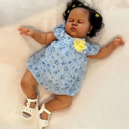 60 cm geschlossene Augen dunkle Haut kuscheliges Reborn Baby Mädchen im Blumenkleid-Pickle