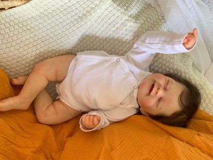 Freda 19 Zoll Reborn Puppe mit geschlossenen Augen und kurzen Haaren - Alisha