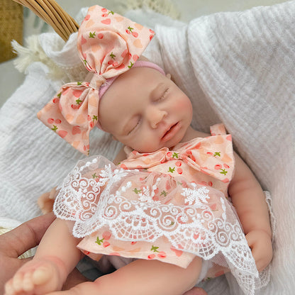 30cm Loulou Reborn Babypuppe aus Vollsilikon mit geschlossenen Augen im Kirsch-Spitzenkleid