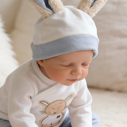 48 cm lebensechte handbemalte Reborn-Babypuppe Pascale mit geschlossenen Augen.