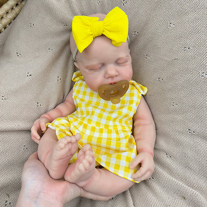 45 cm dehnbares Loulou Reborn Baby Mädchen aus Vollsilikon im gelben Karokleid