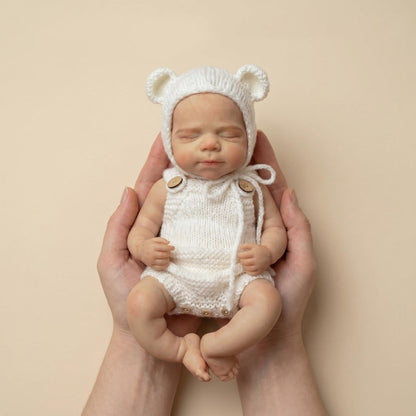 30 cm Pascale Reborn Puppe aus Vollsilikon in weißem Outfit