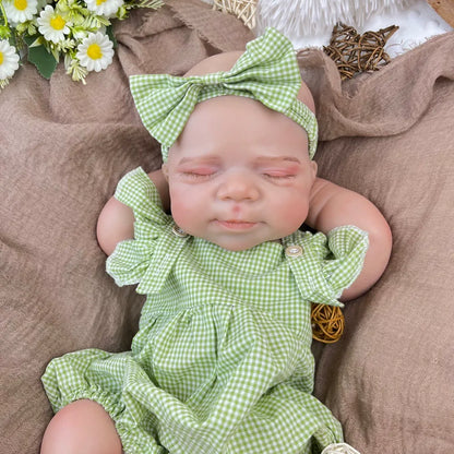 45 cm dehnbare Pascale-Reborn Puppe aus Vollsilikon im grünen Karo Outfit