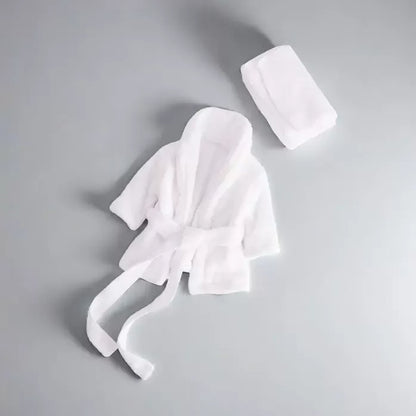 Plüschbademantel-Pyjama für Puppen von 45-55 cm