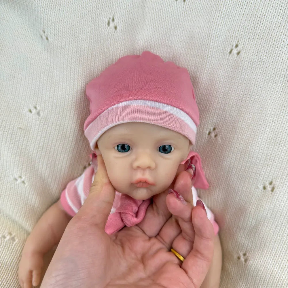 30 cm vollständig aus Silikon gefertigtes Reborn Baby Meadow Mädchen in rosa gestreifter Kleidung