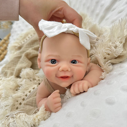30 cm weiche Vivienne Reborn Puppe aus Vollsilikon im kaffeebraunen Kleid