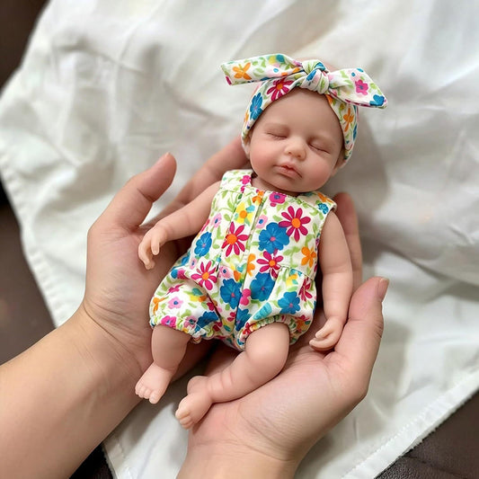 20cm Mini Reborn Baby Loulou (Mädchen) aus Vollsilikon im geblümten Jumpsuit