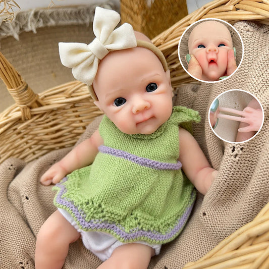 30cm Reborn Babypuppen Mädchen Bettie aus Vollsilikon im grünen Pullover