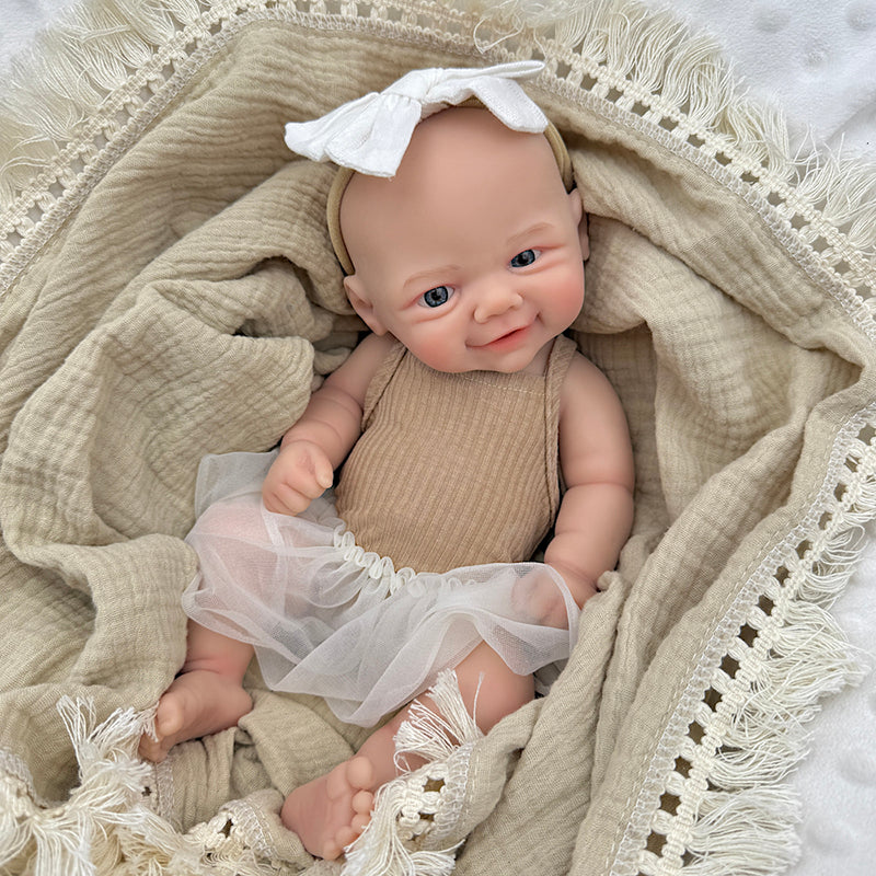 30 cm weiche Vivienne Reborn Puppe aus Vollsilikon im kaffeebraunen Kleid