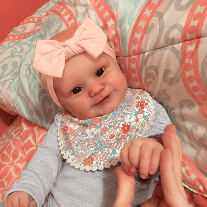 50cm Maddie Reborn Babypuppe mit offenen Augen im grauen Outfit