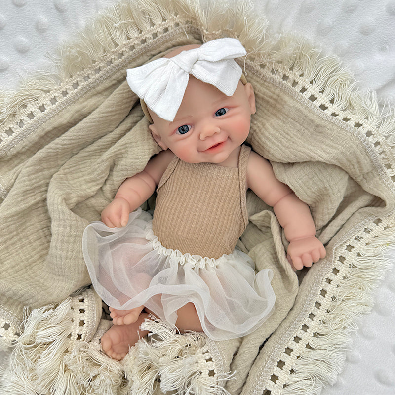 30 cm weiche Vivienne Reborn Puppe aus Vollsilikon im kaffeebraunen Kleid