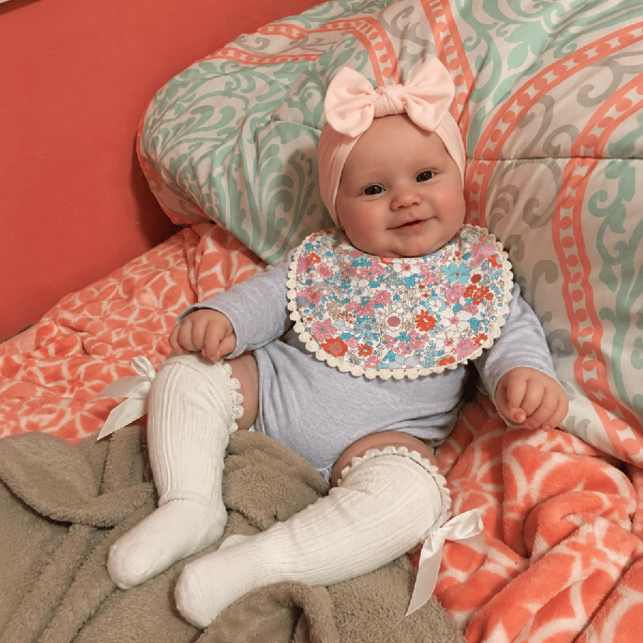 50cm Maddie Reborn Babypuppe mit offenen Augen im grauen Outfit