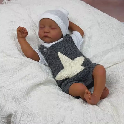 45cm Perry Geschlossene Augen Dunkle Haut Weichen Körper Reborn Babypuppe Levi