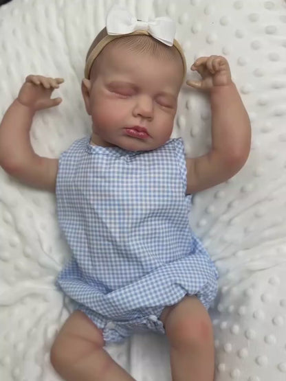 20 Zoll Loulou Reborn-Baby-Dame mit 3D-Haut geschlossenen Augen und blauem Karostrampler