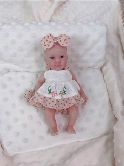 20 cm weiche Vollsilikon-Bettie-Reborn-Babypuppe im weißen Kleid