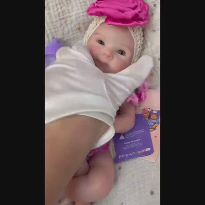 30cm Bettie Reborn-Baby aus Vollsilikon in Strickkleidung